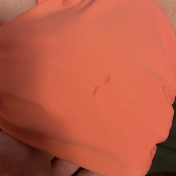 📦 BNWT Gianni Bini Grapefruit Peach Coral Bikini Top - Picture 2 of 2